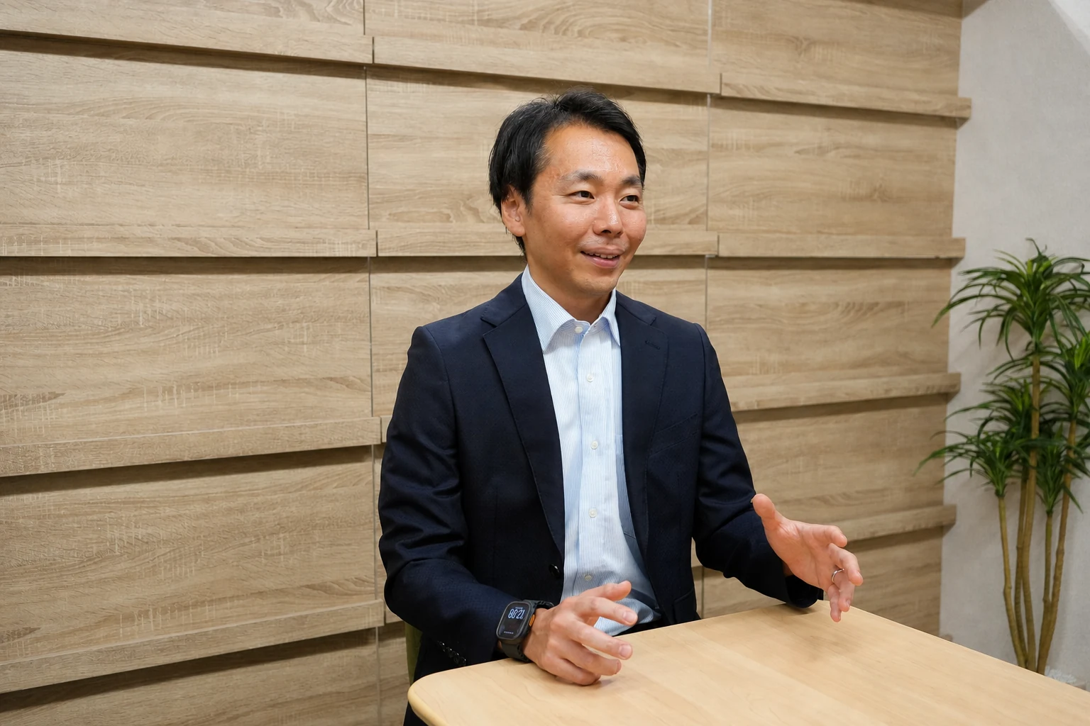 請求・契約管理の課題について話す斉藤亮太様